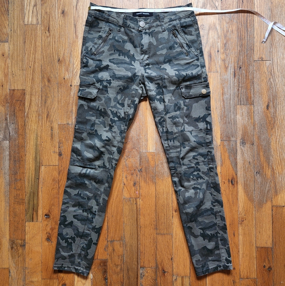 Ashley Mason Size 29 Green Cargo Pants